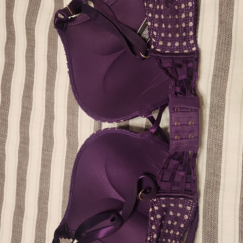 Victoria's Secret Purple and Cream Bombshell Push Up Bra - Picture 3 of 3
